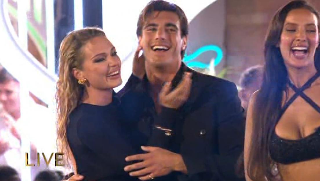 Love Island Fans Notice 'Fuming' Star's Poker Face Cracking Right After Winning Couple Is Announced