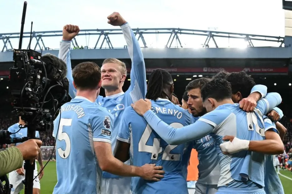 TOPSHOT-FBL-ENG-PR-LIVERPOOL-MAN CITY