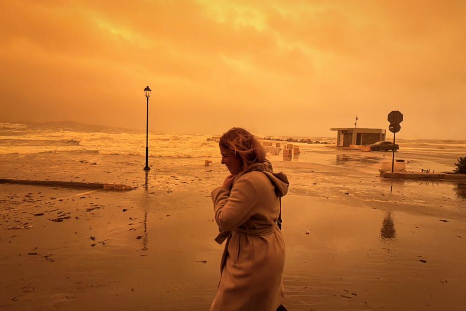 GREECE-WEATHER-STORM-DUST