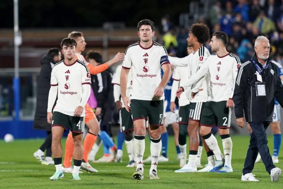 Manchester United defender Harry Maguire (5) reacts dejected after Como 1907 v Manchester United UEFA Champions League Matchday 3 at the Giuseppe Sinigaglia Stadium, Como, Italy on 21 October 2026 Credit: Eleanor Hoad/Every Second Media