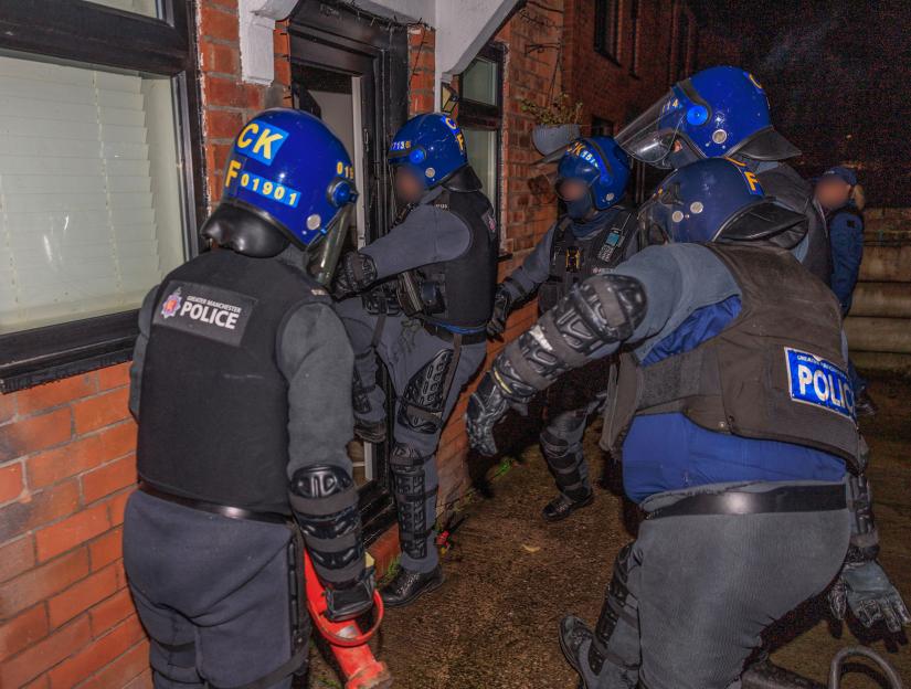 'Alarming Surge of Holiday 'Fast Parcel' Scams: Gangs Coerce Struggling Moms to Deliver Drugs and Guns'