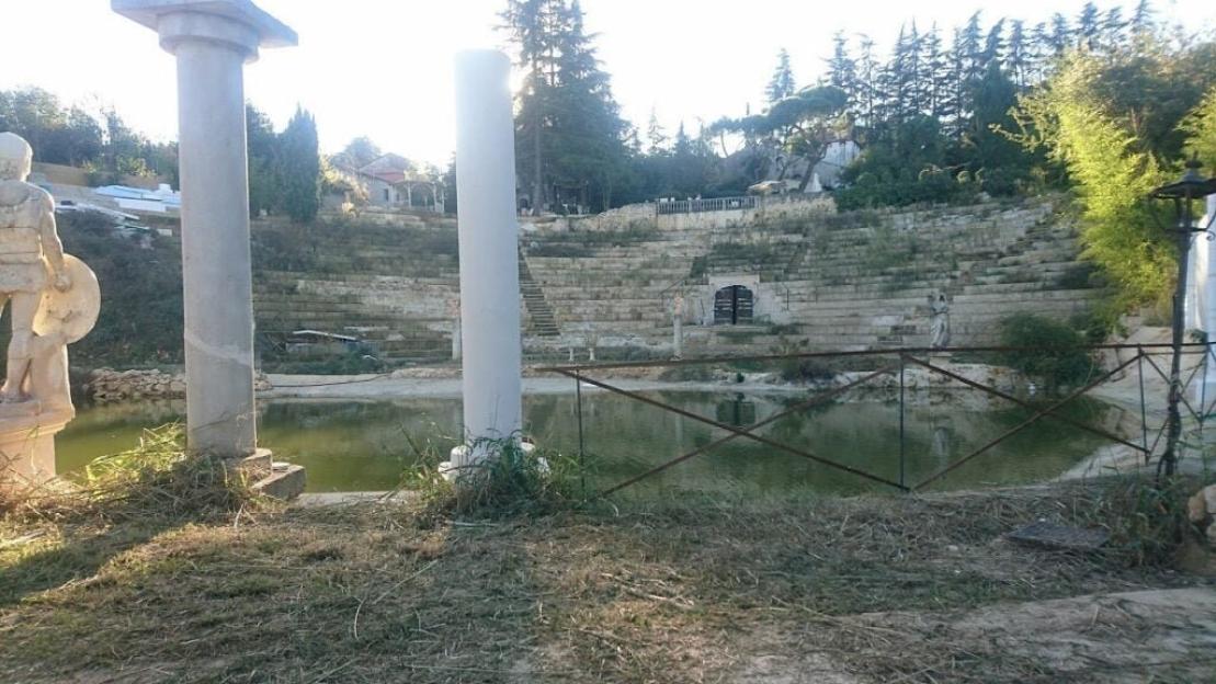 STAGE SHOW Fraudster jailed for building fake Roman amphitheatre & charging tourists £35 to visit site he said was ‘world’s oldest’Franco Malossohttps://x.com/vikare06/status/208034103484477865...