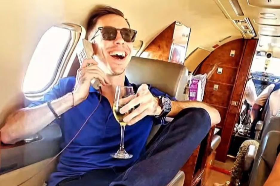 'Imposter Pilot: Fraudster Flew the Skies for Four Years in a Real-Life 'Catch Me If You Can' Tale'