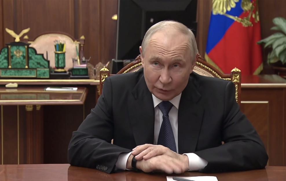 'Paranoid Putin Orders Officials to Ditch Their Watches in Meetings Over 007-Style Assassination Fears'