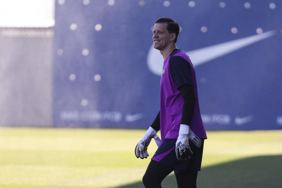 Wojciech Szczesny Opens Up About His Quirky Smoking Pact with Barcelona's Hansi Flick in the Sauna
