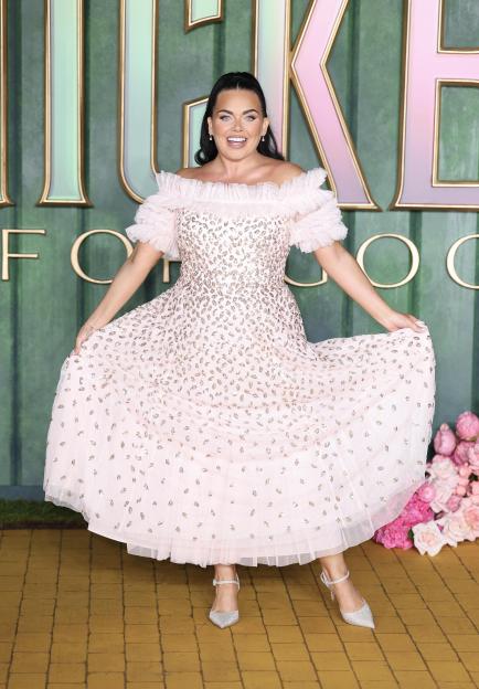 'Strictly's Christmas Special Sparks Drama as Scarlett Moffat Reveals Judge Training!'