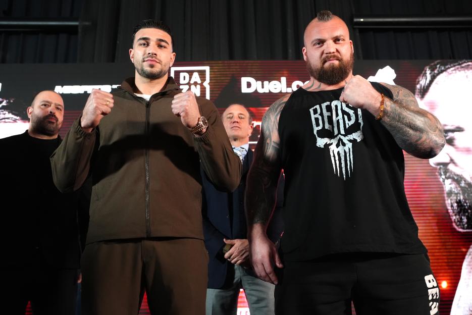 'Viddal Riley Takes a Jab at Tommy Fury for Choosing Misfits Over Pro Boxing: 'He Made the Right Call''