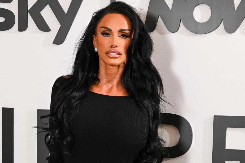 Katie Price posing at the "Katie Price: Nothing to Hide" photocall.