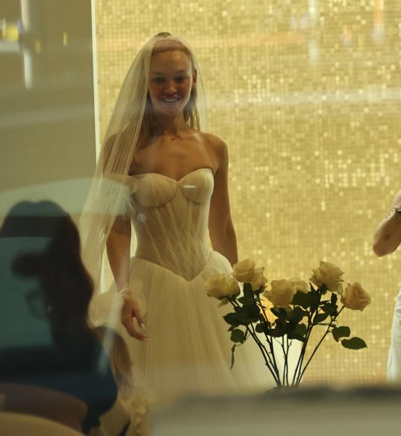 Excl - Say yes to the dress!