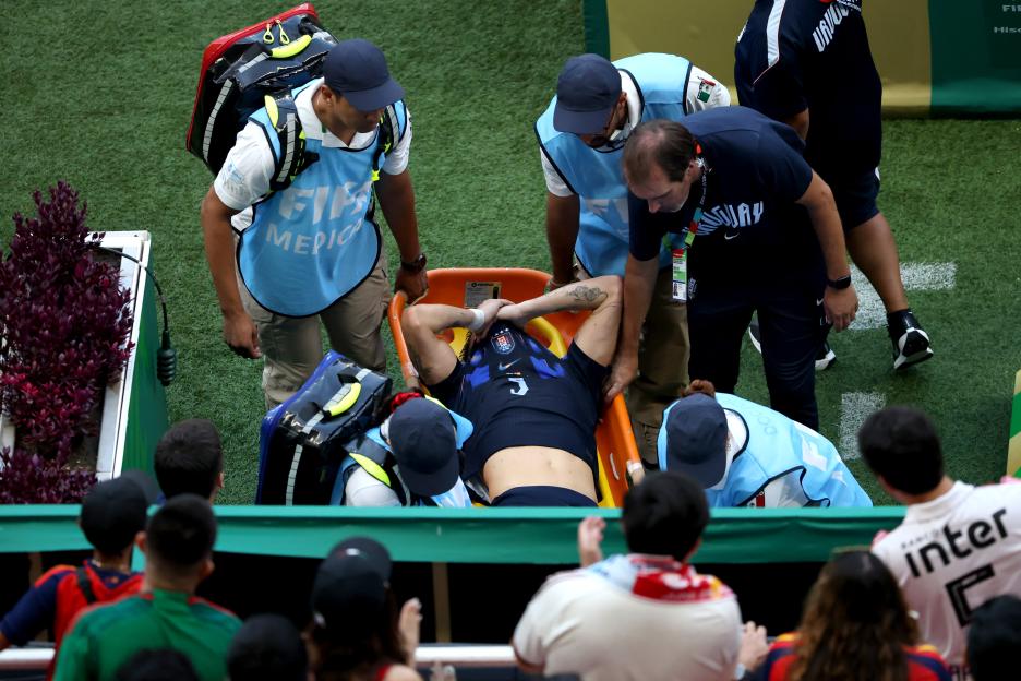 Man Utd Star Manuel Ugarte in Tears After Shocking Collision with Teammate at World Cup