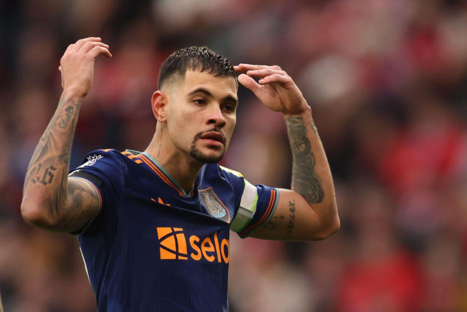 Bruno Guimaraes Of Newcastle United gestures during the Premier League match between Sunderland and Newcastle United at the Stadium Of Light, Sunderland on Sunday 14th December 2025. (Photo: Michael Driver | MI News)