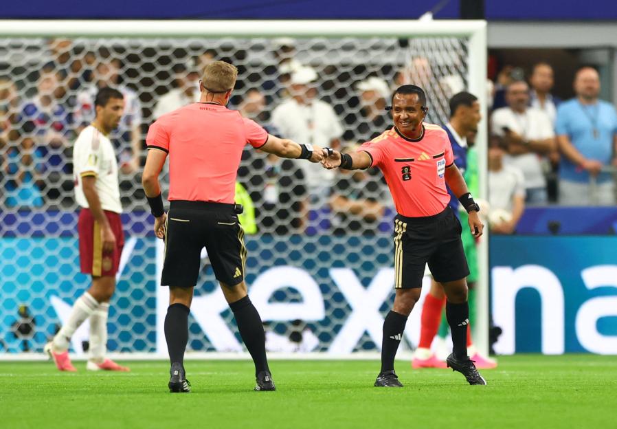 'Referee's Awkward Blunder Just Minutes Into World Cup Semi-Final: 'How Do You Forget?''