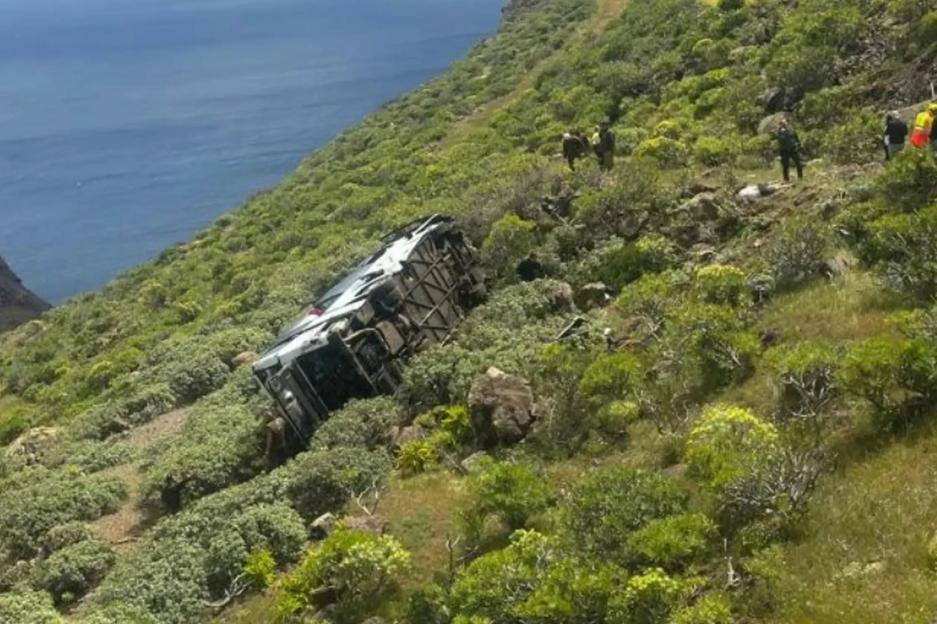 Tragic Bus Plunge in the Canary Islands: One Dead and 14 Injured in Ravine Crash