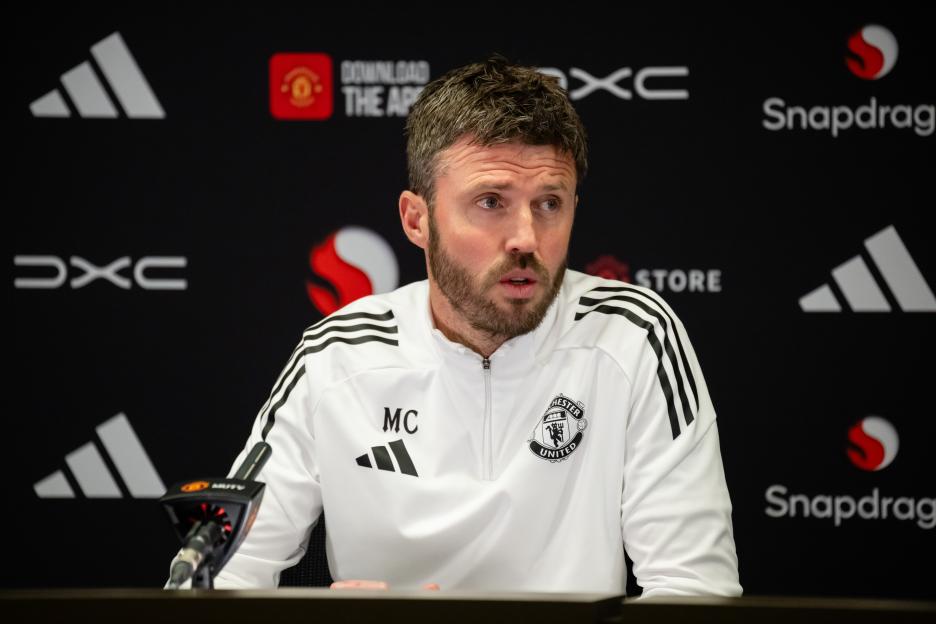 Michael Carrick Supports Man Utd's Ambitious Goal: Premier League Title in Two Years, Despite Last Season's 15th Place Finish