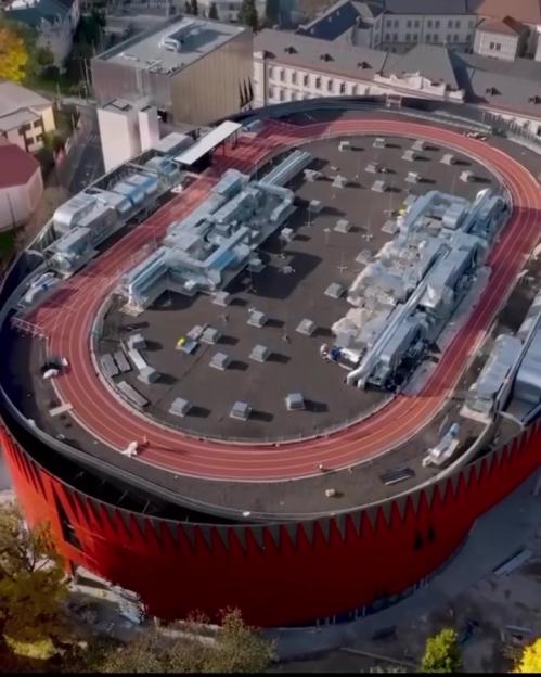 £66 Million Stadium Unveils Rooftop Running Track – Now Open for Public Use!