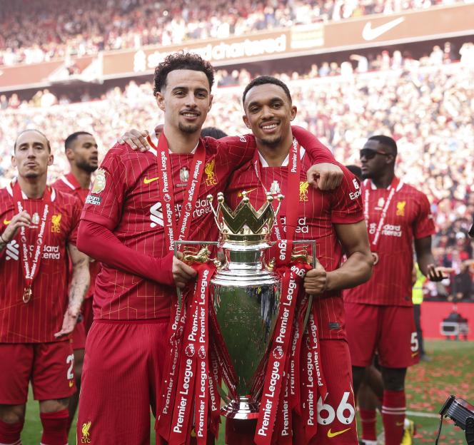 Liverpool Win Premier League Trophy