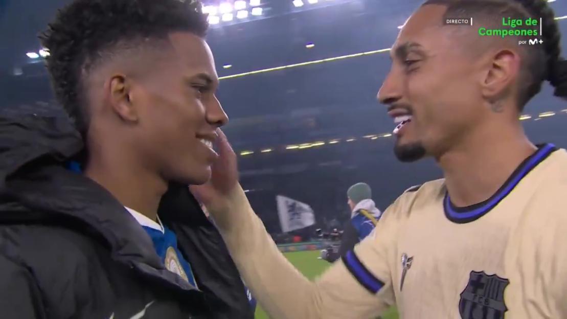 Fans spot ‘wholesome’ moment between Raphinha and Chelsea duo as Barca fans demand he becomes captain