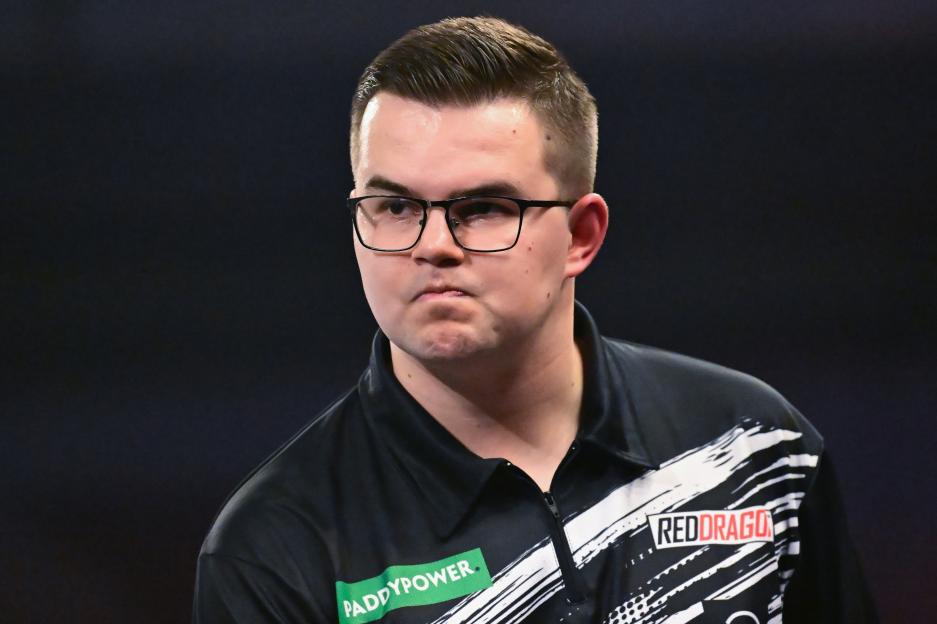 Gian Van Veen Declines to Rewatch World Darts Championship Loss to Luke Littler, But Recognizes His Mistakes