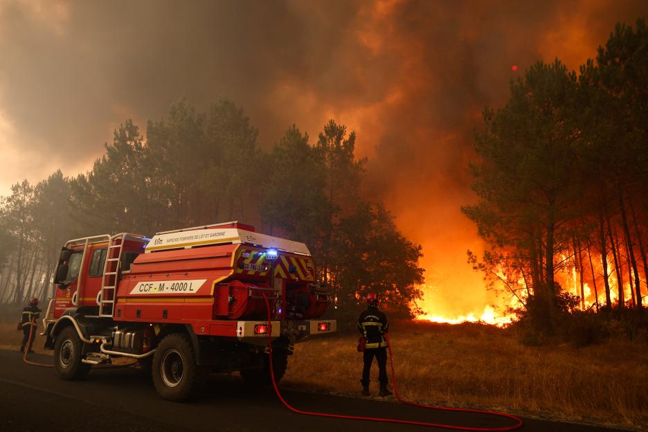 TOPSHOT-FRANCE-WILDFIRE-ENVIRONMENT
