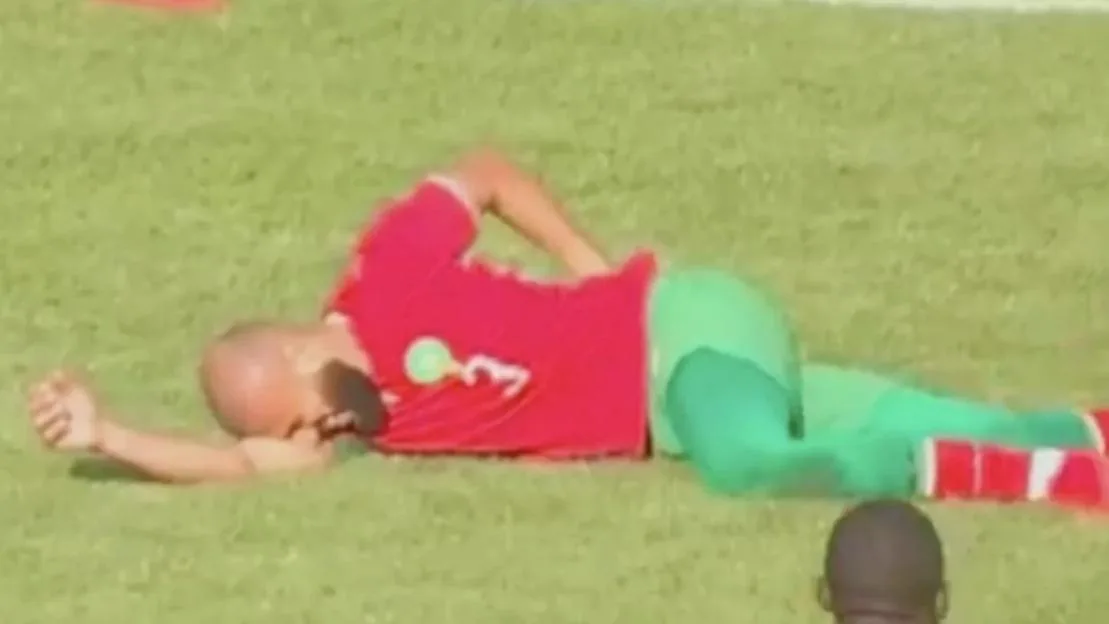 ‘This season will be a long one’ – Man Utd fans devastated as defender forced off injured in international break