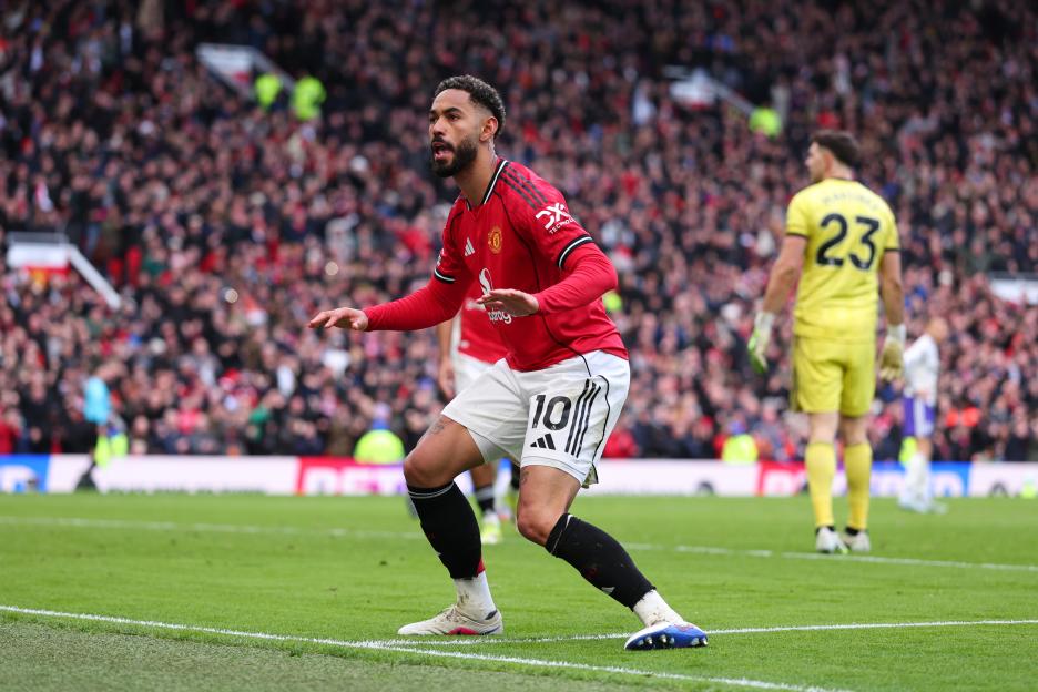 Manchester United v Aston Villa - Premier League