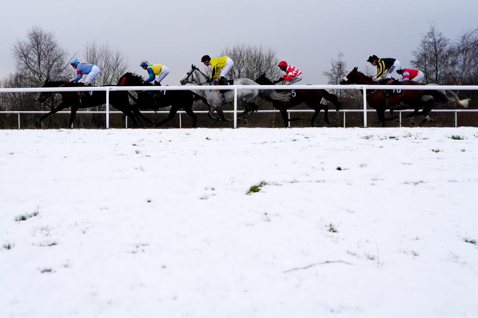 Wolverhampton Races Canceled After Unusual Inspection Reveals Track Blanketed in Four Inches of Snow from Storm Goretti