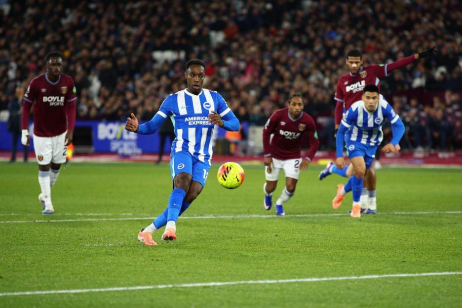 'Oops! Danny Welbeck Misses Penalty, Sparking Chaos with a Free Kick and a Brawl Against West Ham'