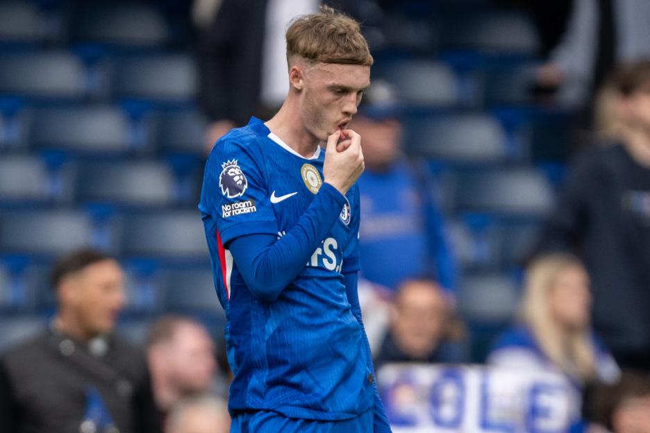 Cole Palmer of Chelsea FC reacts during a football match.
