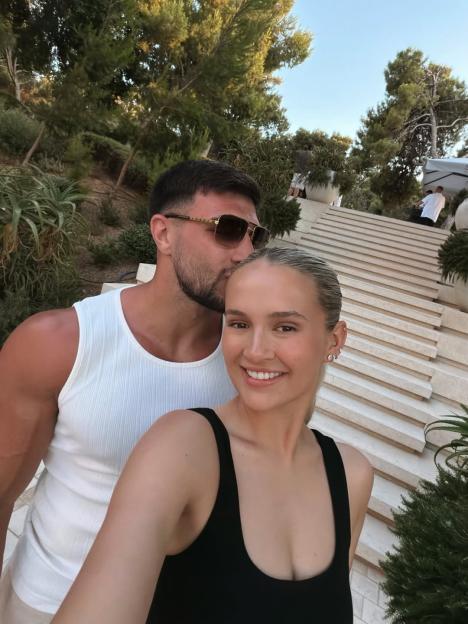 Tommy Fury’s Heartfelt Effort to Mend Family Ties with Molly-Mae’s Sister Zoe After Their Bitter Dispute