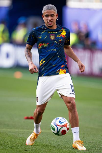 Chelsea Midfielder Receives Stark Warning About Off-Field Conduct Before Critical World Cup Showdown