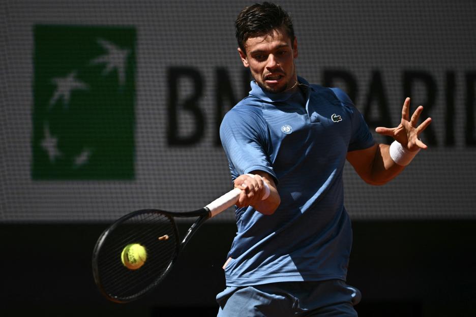French Open Tennis Player Abruptly Exits Match, Exclaims 'I’m Going to S*** Myself' to Umpire