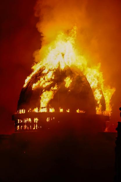 Firefighters Tackle Blaze Threatening Central Station In Glasgow