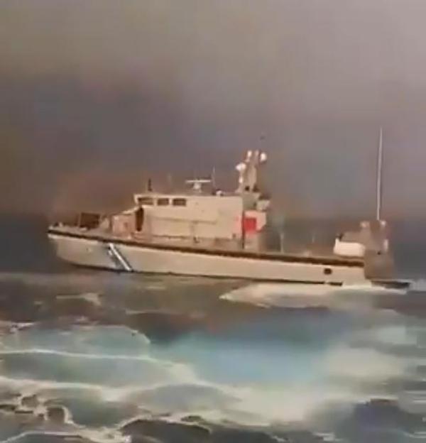 Heroic Fishermen Rush to Rescue Tourists Stranded on Crete Beaches Amid Devastating Wildfires
