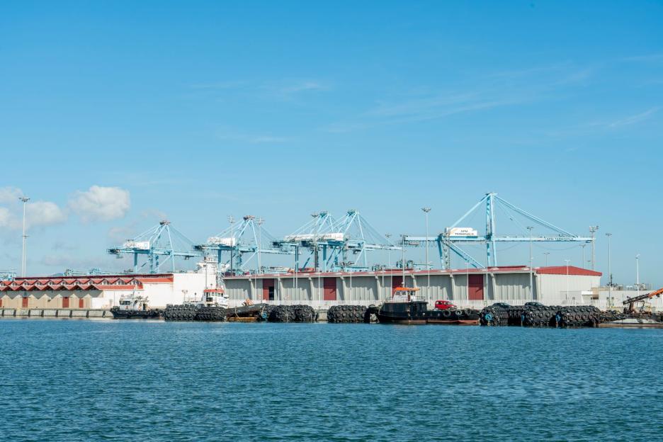 Tragedy Strikes: Two Women Drown After Car Plunges Off Ferry Ramp in Spain