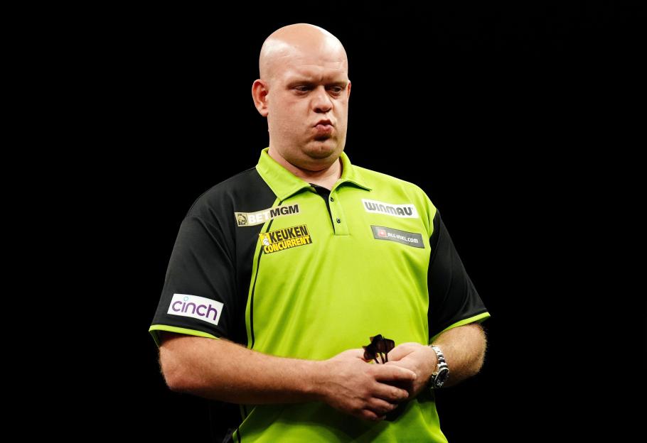 Michael van Gerwen Shows Resilience at World Darts Championship Amid Father's Tough Cancer Fight