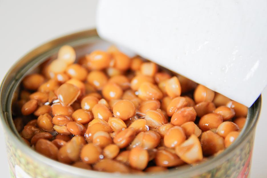Canned green lentils.