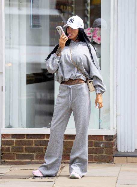 *PREMIUM-EXCLUSIVE* MUST CALL FOR PRICING BEFORE USAGE - Model and Reality TV star Katie Price, AKA Jordan, pictured back wearing her wedding ring while out and about in Horsham visiting a local beauty salon and jewellery shop.