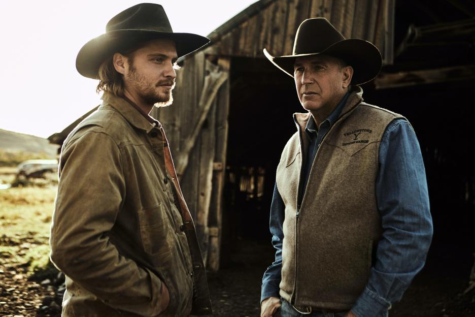 YELLOWSTONE 2018- serie TV creee par John Linson et Taylor Sheridan saison 2 Luke Grimes Kevin Costner. Prod DB ¿ Emerson Miller - Paramount Network -
