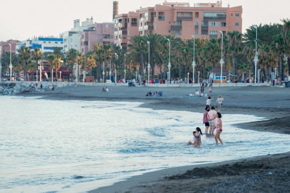 "Six Spanish Beaches Shut Down for Swimmers Due to High E. Coli Levels and Unexplained Skin Reactions"