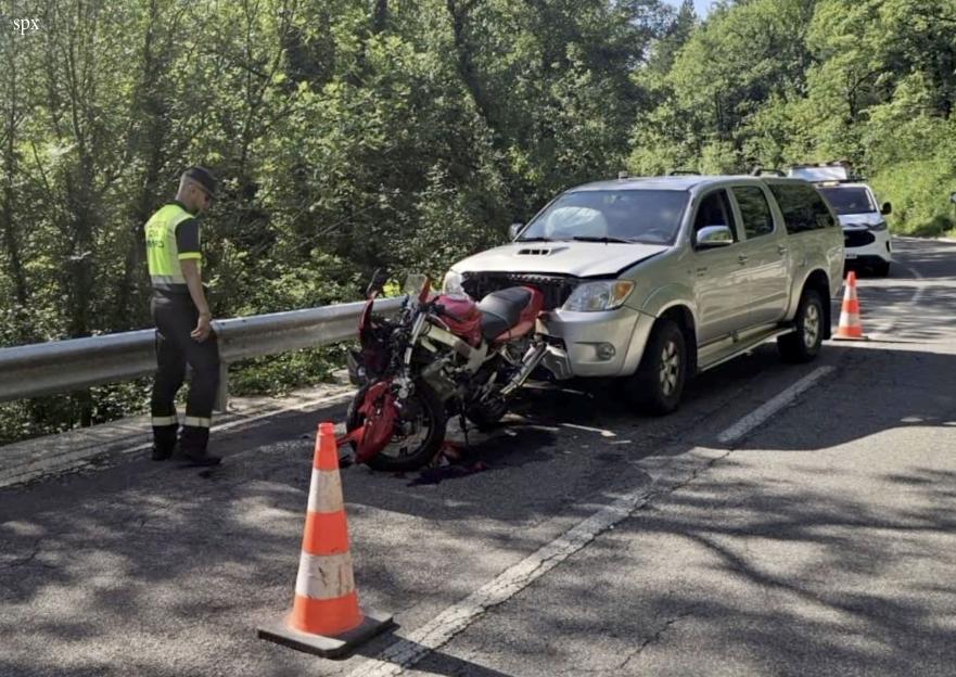 **FULL COPY BY NATALIA PENZA natypenza@gmail.com**.-TEL: +34 659 567 821** .A BRITISH man has been left fighting for his life in a head-on road accident in northern Spain.