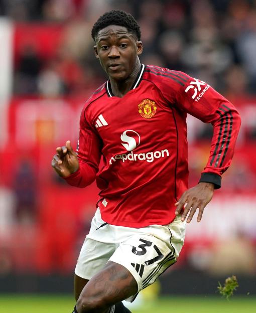 'Michael Carrick Praises Kobbie Mainoo as Man Utd Set to Resume Contract Negotiations'