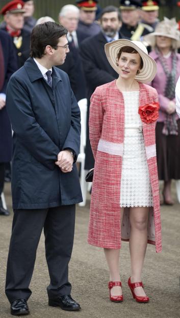 Andy Burnham, Britain's Minister for Culture, Media and Sport, and his wife, Marie France, at the unveiling of the Queen Mother's statue.