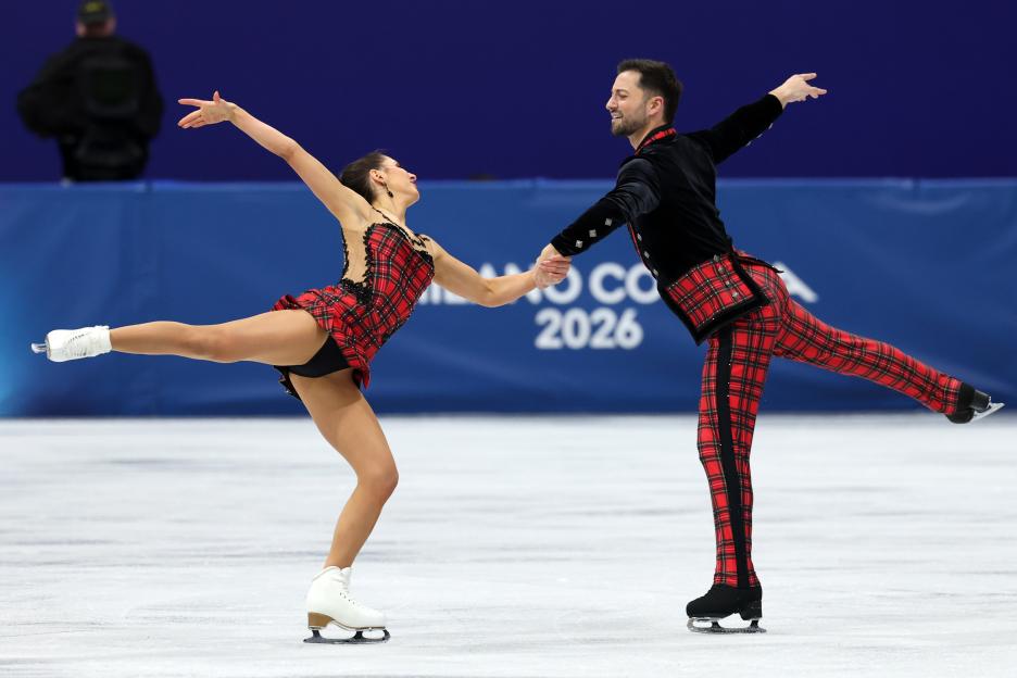 Brit Star Breaks Down in Tears After Ice Dance Mishap at Winter Olympics, Fails to Channel Torvill and Dean