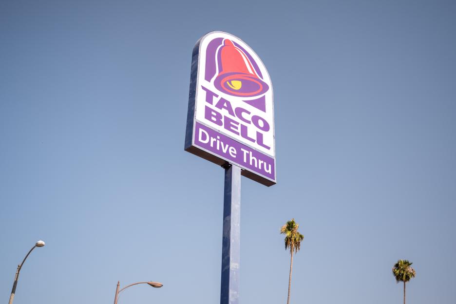 CA: Taco Bell Removes Lettuce Amid Federal Cyclospora Investigation