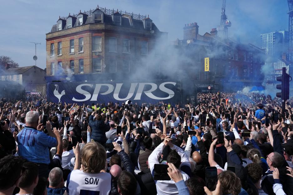 'Tottenham Fans Ignite Flares and Rally for Pochettino as 10,000 Take to the Streets Ahead of Crucial Relegation Clash'