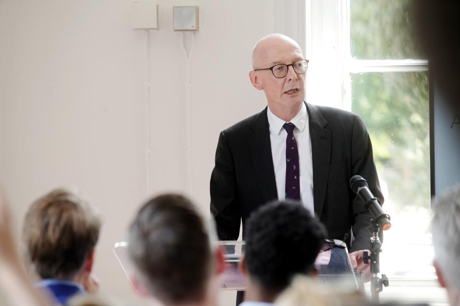 Andy Burnham Mulls Appointing Pat McFadden as Chancellor to Boost Market Confidence