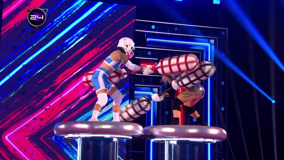 Amanda Wah and Sabre dualing in the Gladiators Final.