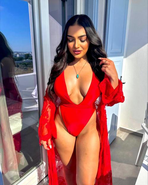 Caught on Camera: New Apprentice Contestant Roxy Confronts Her Geordie Shore Ex Over Cheating Claims Amid a Heated Argument!