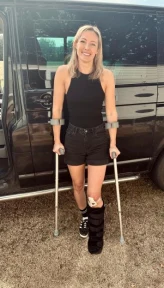 Miraculous Survival: Skydiver Holly Plummets 10,000 Feet Unconscious After Mid-Air Knockout, Yet Lives to Tell the Tale