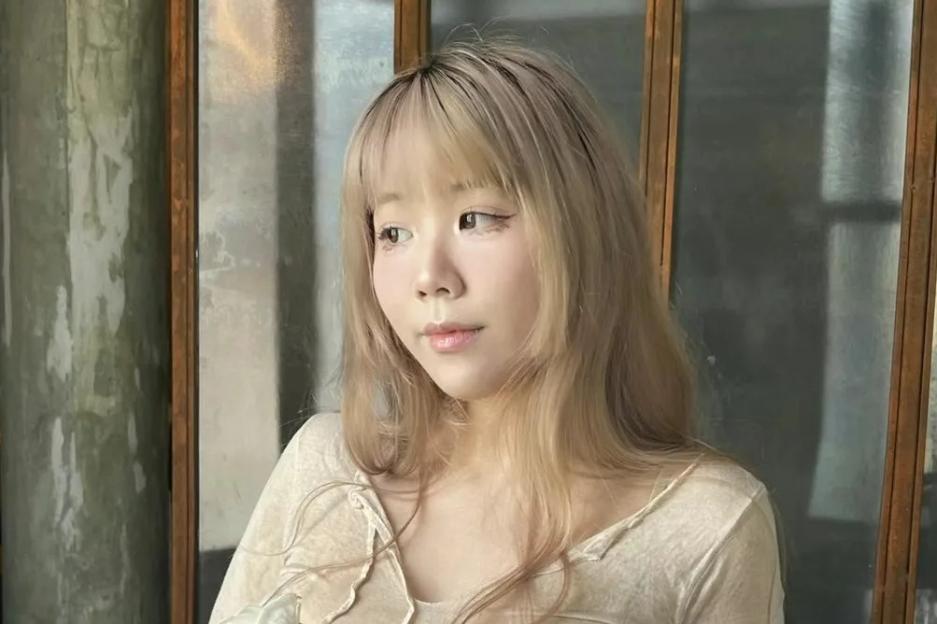 27-Year-Old Woman Found Stabbed to Death in £4M Home with Knife Wound as Teen Suspect Escapes to Dubai